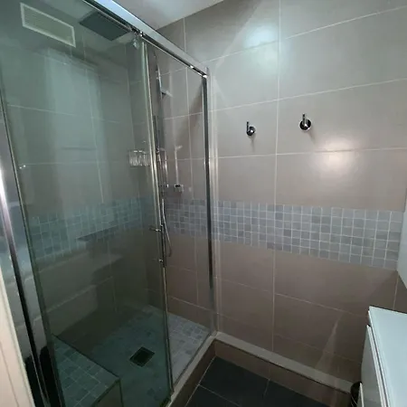 4 Pieces Balcon Proche Martinez A3b130 * Cannes
